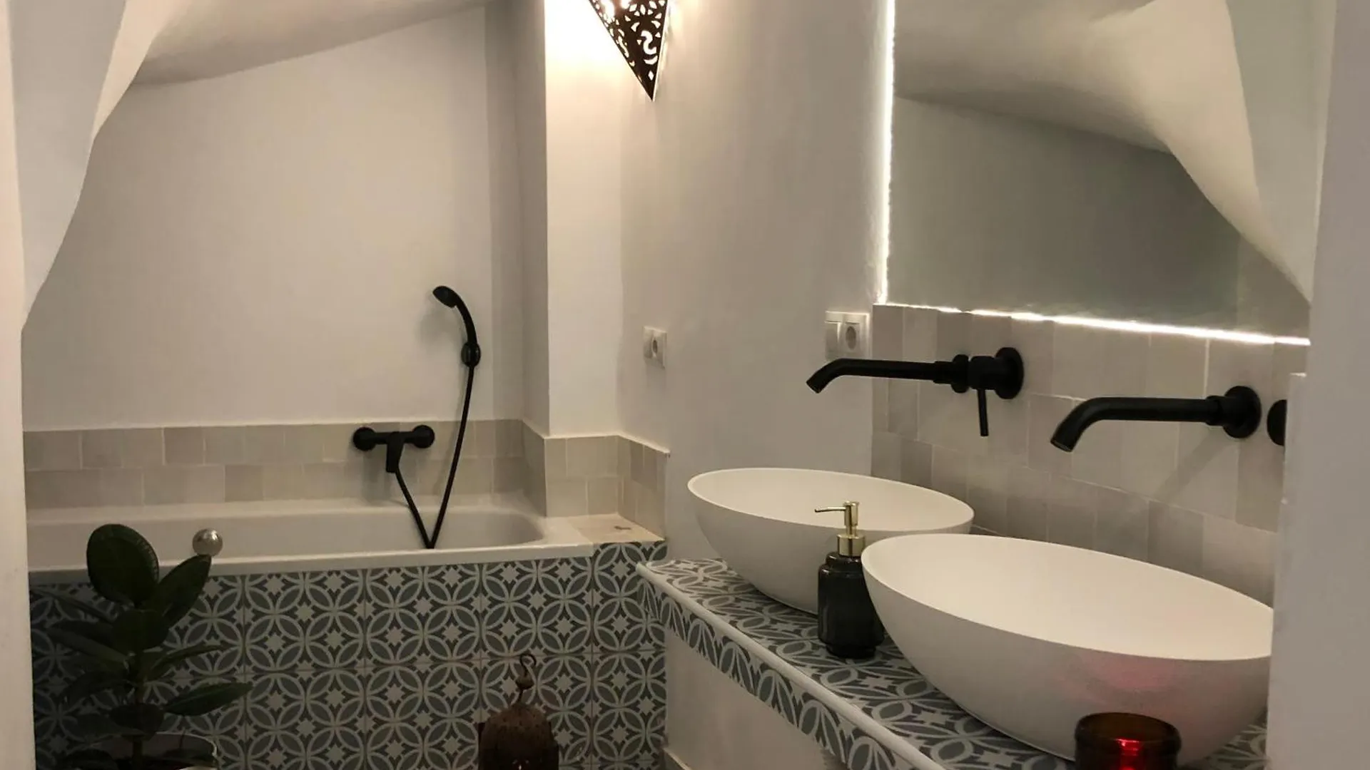 La Gitana Y El Rey Sol Apartamento Málaga