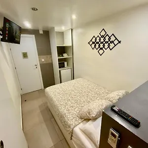 Nuevas Con Bano Privado Frente Al Metro St Mwc Barcelona-fira , L'Hospitalet de Llobregat España