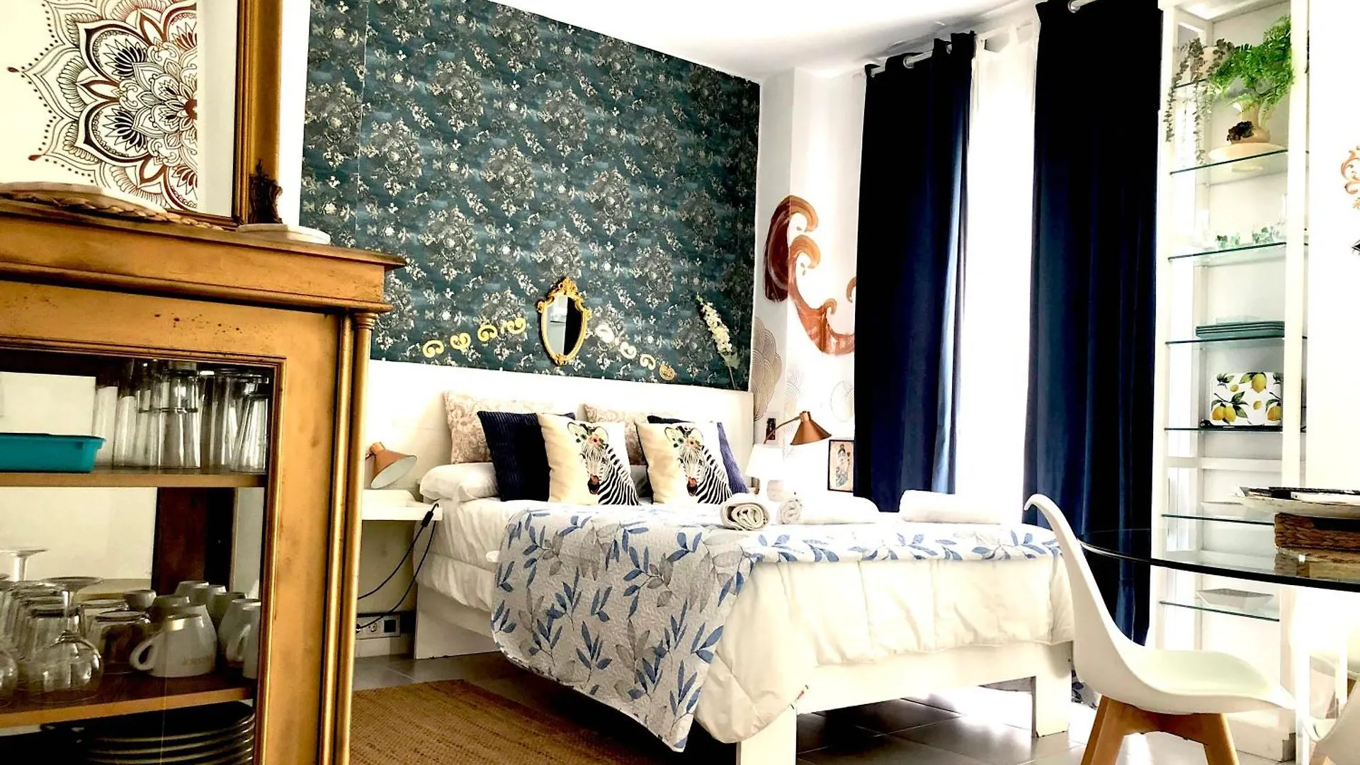 Apartamento La Gitana Y El Rey Sol Málaga España